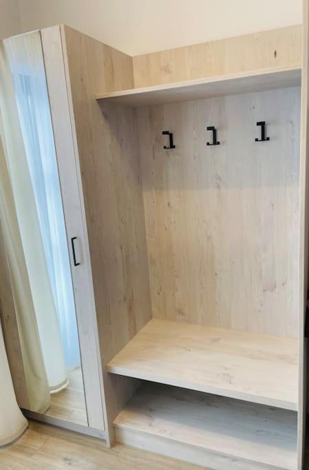 Fewo 20 - Appartement Im Rottalblick - Youngmodern Wohnen, Tiere Willkommen, Bademantelgang Zur Therme, Tv Und Balkon Bad Griesbach  Eksteriør billede